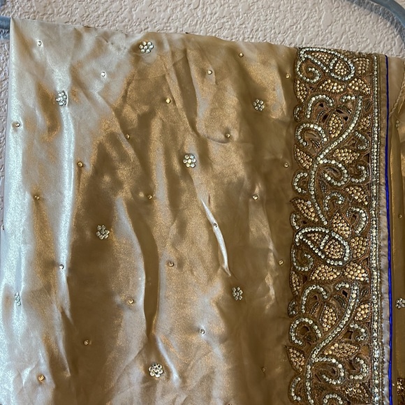 Saree w/o blouse - Picture 3 of 3